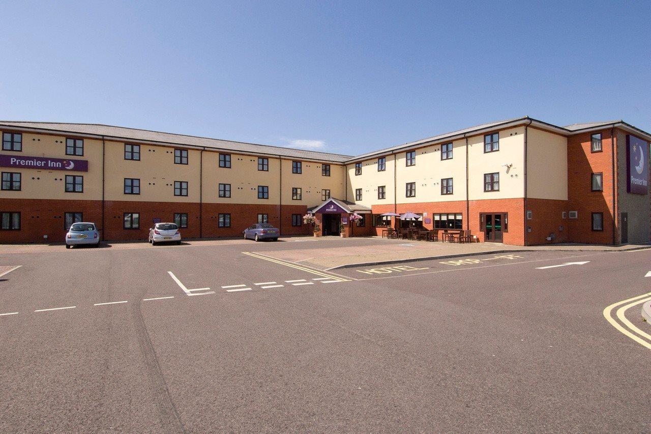 Premier Inn Chichester Buitenkant foto